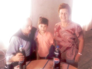 Rodrigo con el 'tata Ruben' y la 'abuela Susana'